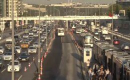 İstanbul’da okulun ilk günü trafik yoğunluğu yaşandı