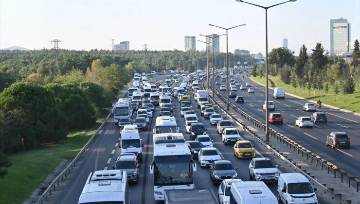 İstanbul’da Trafik Yoğunluğu Artıyor