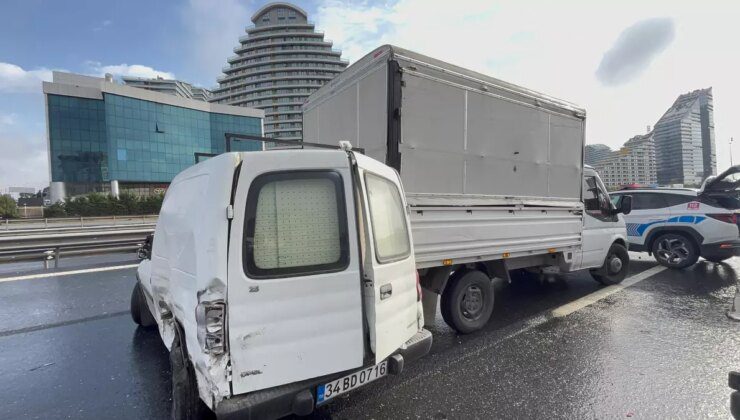 İstanbul’da zincirleme trafik kazası: Ölü ve yaralılar var