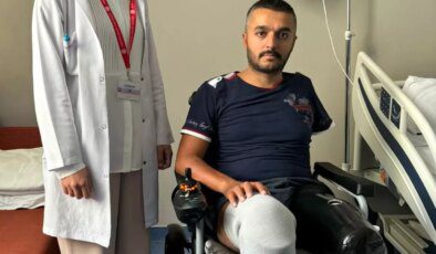 Kahramanmaraş Depreminin İzlerini Silen Hamza Kızıl, Protez Bacaklarıyla İlk Adımlarını Attı