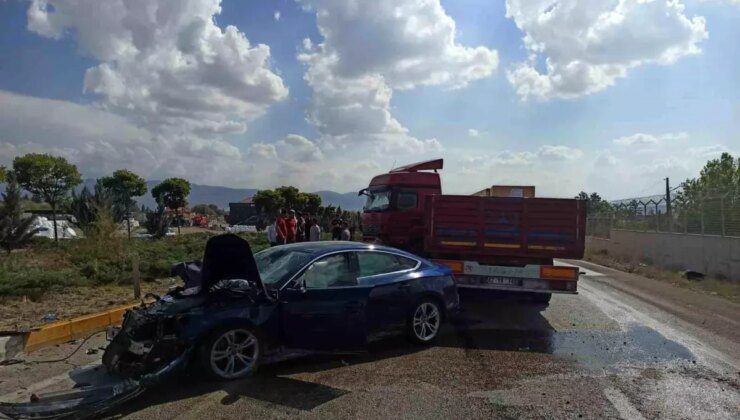 Konya’da otomobil ile tır çarpıştı: 2 yaralı