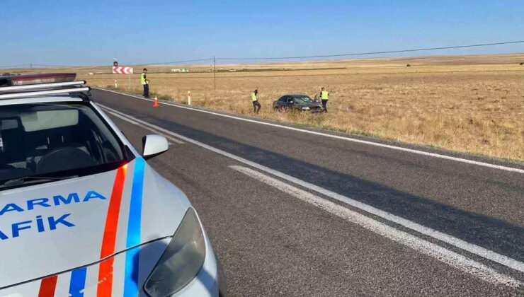 Konya’da Otomobil Şarampole Uçtu: 3 Kişi Yaralandı