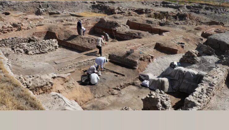 Kültepe’de 4 bin 200 Yıl Önceki Yangınla Yıkılan Sarayın Kalıntıları Ortaya Çıktı