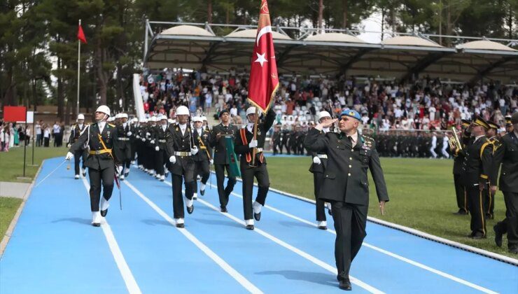 MSÜ Balıkesir Kara Astsubay Meslek Yüksekokulu’nda Diploma ve Sancak Devir Teslim Töreni