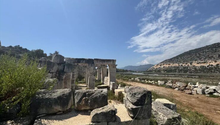 Myra Antik Kenti’nde Andriake Limanı Kazı ve Koruma Çalışmaları Devam Ediyor