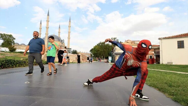 Örümcek Adam, Türkiye Turu Kapsamında Edirne’yi Ziyaret Etti