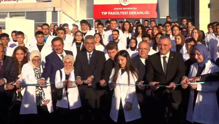 Sağlık Bakanı Memişoğlu: Dünyada Böyle Bir Yarayı Sarabilecek Topluluk Yok