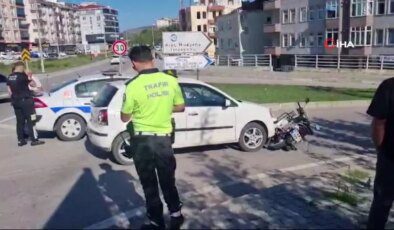 Sinop’ta Otomobil Motosiklete Çarptı: 1 Yaralı