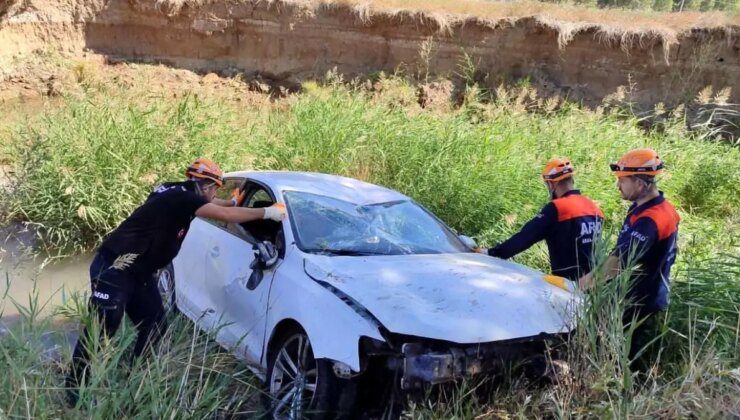 Sivas’ta Otomobil Dereye Uçtu, Sürücü Hayatını Kaybetti