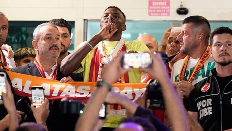 CANLI                    Galatasaray'ın dünya yıldızı golcüsü Victor Osimhen İstanbul'da! İşte ilk açıklamaları: Onları çıldırtacağım