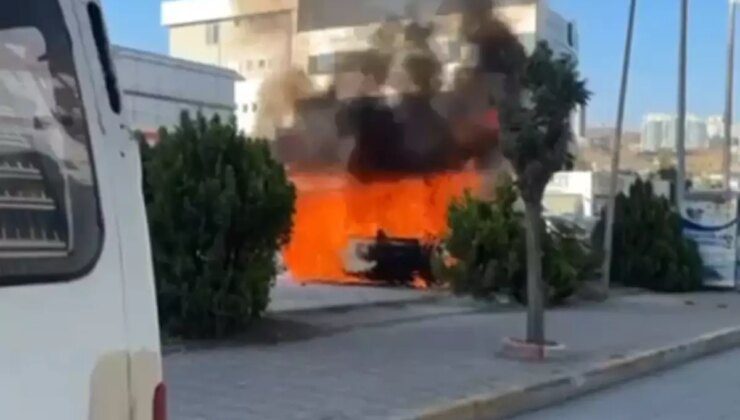 Tokat’ta Park Halindeki Otomobil Alev Alev Yandı