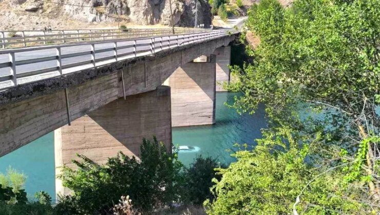 Tunceli’de otomobil baraj gölüne uçtu