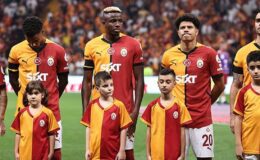 Victor Osimhen'le seremoniye çıkan Mert'in yıldız futbolcudan bir isteği var