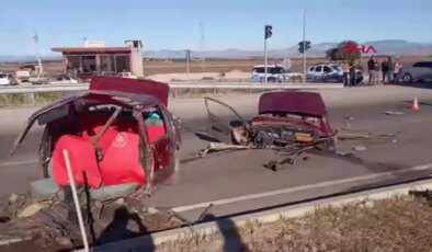 Adana’da Trafik Kazası: Otomobil Ortadan İkiye Bölündü