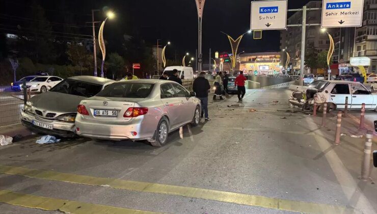 Afyonkarahisar’da Zincirleme Trafik Kazası: 2 Yaralı