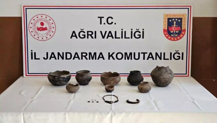 Ağrı’da Tarihi Eser Kaçakçılığı Operasyonu: Çok Sayıda Eşya Ele Geçirildi