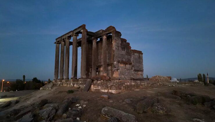 Aizanoi Antik Kenti’nde Zeus Tapınağı’nın Büyüleyici Manzaraları