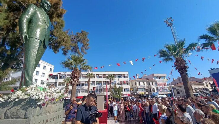 Balıkesir’de Atatürk Heykeline Saldırı Protesto Edildi