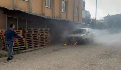 Bilecik’te Seyir Halindeki Otomobilde Yangın Çıktı