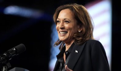 Boş sayfalarla dolu "Kamala Harris'in Başarıları" kitabı en çok satanlarda | Dış Haberler