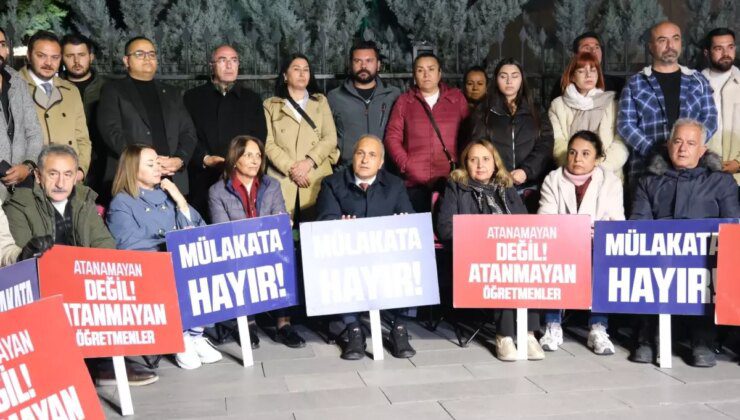 CHP Öğretmen Atamalarında Mülakatlara Dikkat Çekmek İçin Eylem Düzenledi