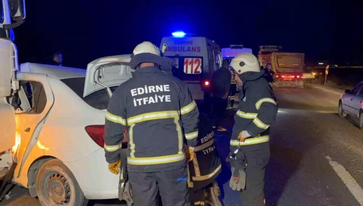 Edirne’de Alkollü Sürücüyle Tır Çarpıştı: 3 Yaralı