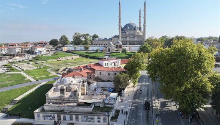 Edirne’deki Tarihi Havlucular Hanı ve Mezit Bey Hamamı’nın Restorasyonu Devam Ediyor