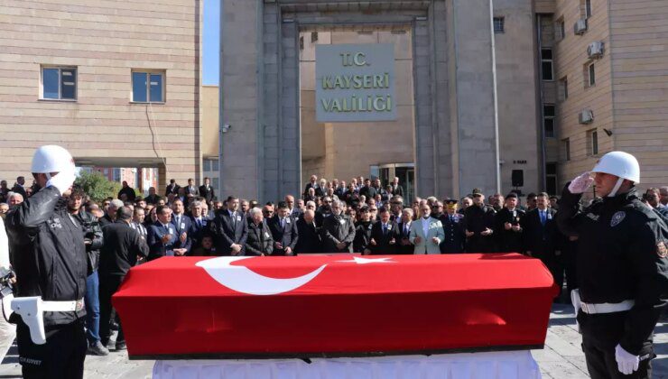 Eski Milli Savunma Bakanı Sabahattin Çakmakoğlu İçin Tören Düzenlendi