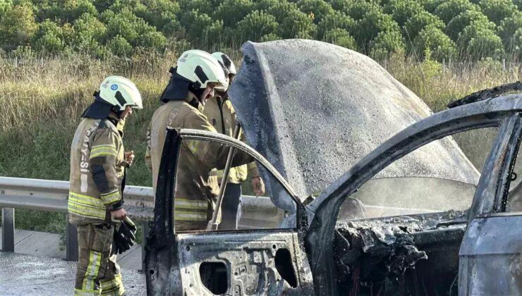 İstanbul’da Lüks Araç Yangını: İki Kişi Kurtuldu