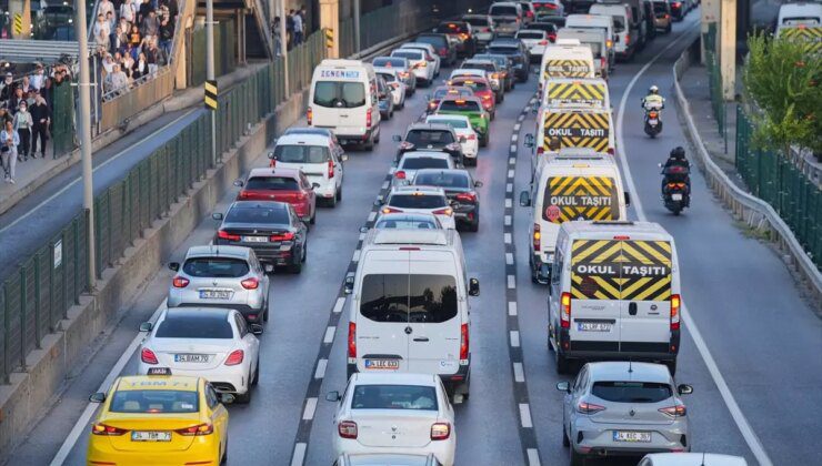 İstanbul’da sabah trafik yoğunluğu yaşanıyor