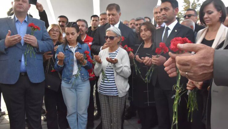 İzmir Depreminde Hayatını Kaybedenler Anıldı