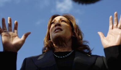 Kamala Harris'in siyasi çizgisi üzerinde 'bulutlar'dolaşıyor | Dış Haberler