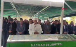 Kaza Sonucu Hayatını Kaybeden Öğretmen ve Sürücünün Cenazesi Toprağa Verildi