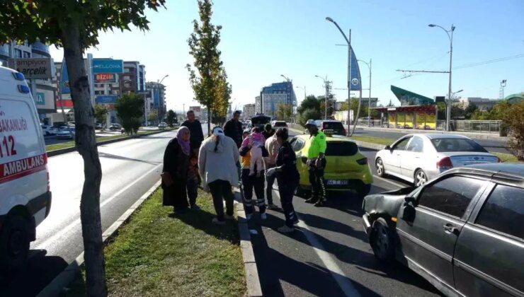 Malatya’da Taksi ile Otomobil Çarpıştı: 1 Yaralı