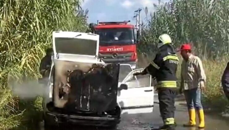 Manisa’da Seyir Halindeyken Alev Alan Araç Yangını