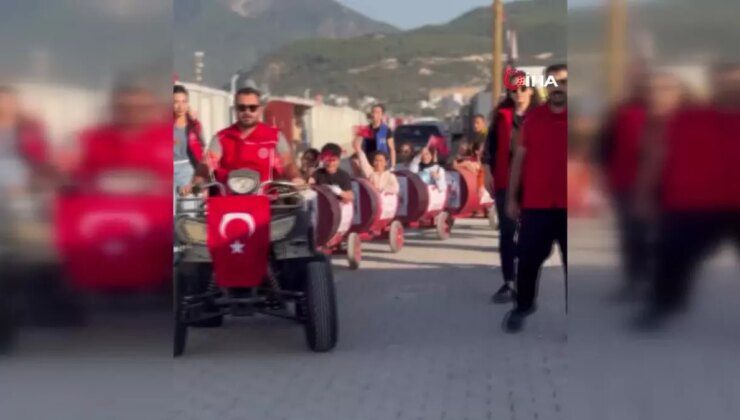 Osmaniye’de Depremzede Çocuklar ‘Cumhuriyet Treni’ ile Eğlendi