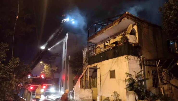 Pendik’te İki Katlı Evde Yangın