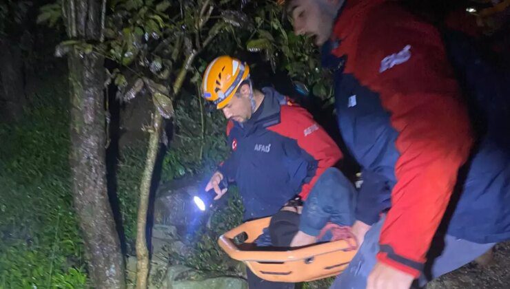 Rize’de Sağanak Yağış Nedeniyle Aile Tahliye Edildi