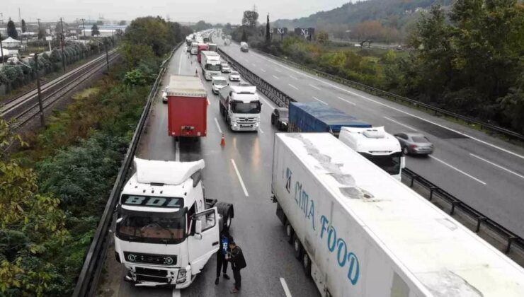 Sakarya’da Otoyolda Kaza: Tır ile Yolcu Otobüsü Çarpıştı