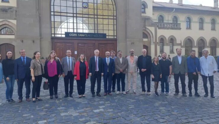 Trakya Üniversitesi’nde Metal Heykel, Madalyon ve Takı Sergisi Açıldı