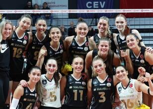 Vakıfbank sahasında hata yapmadı