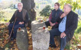 56 yıldır üzerine oturdukları taş 1800 yıllık tarihi eser çıktı