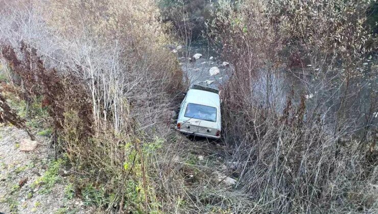 Amasya’da Kontrolden Çıkan Otomobil Tersakan Çayı’na Düştü