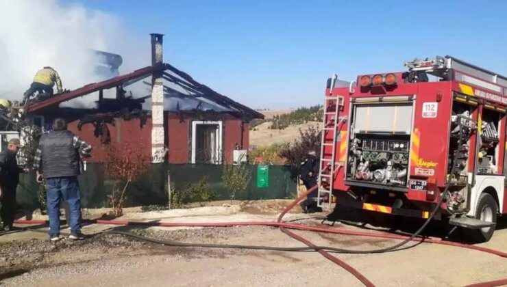 Ankara’da Yangın Annesinde Fenalık Geçiren Kadın