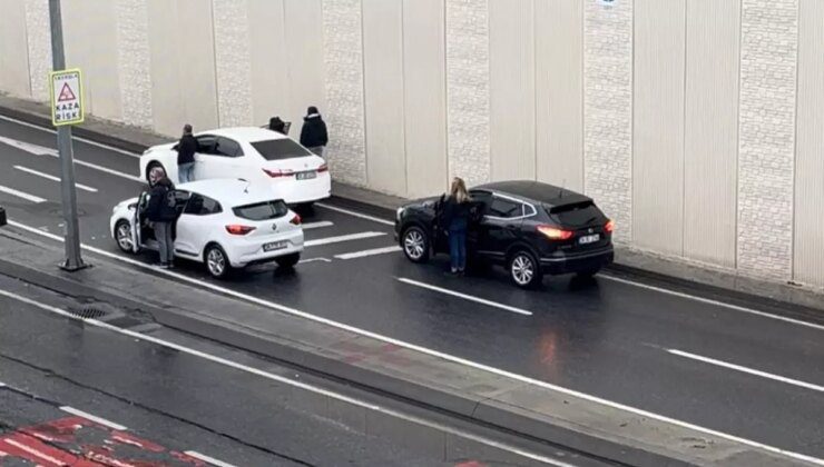 Atatürk’ün Anma Töreninde İstanbul Trafiği Durduruldu