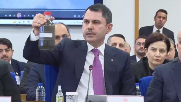 Bakan Kurum yanında getirdiği kirli su ile CHP’lilere sitem etti