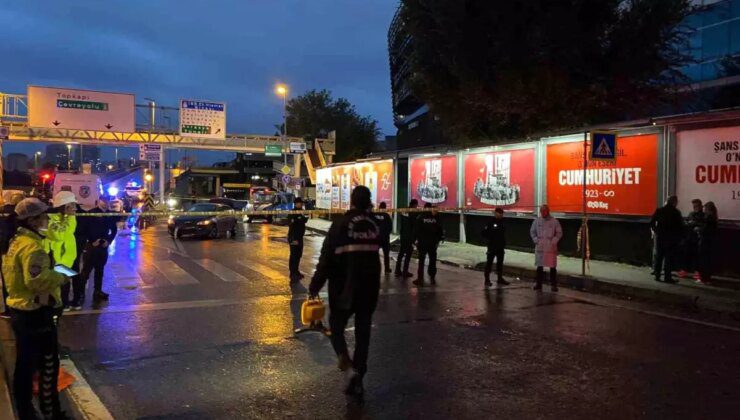 Bakırköy’de trafik kazasına müdahale eden polis ekiplerinin arasına İETT otobüsü daldı, 1 polis şehit oldu