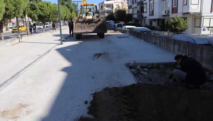 Buca’da Tarihi Demir Yolu Hattına Beton Döküldü, Tepkiler Çığ Gibi Büyüyor