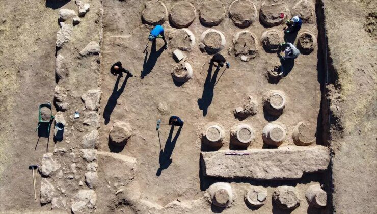 Erek Dağı’nda Urartu Dönemine Ait Pithoslar Bulundu