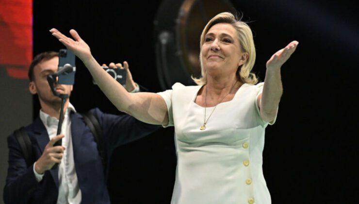 Fransa'da aşırı sağcı Marine Le Pen için hapis istemi | Dış Haberler